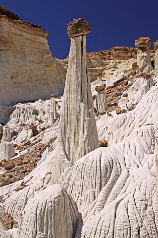 082 wahweap hoodoos.JPG